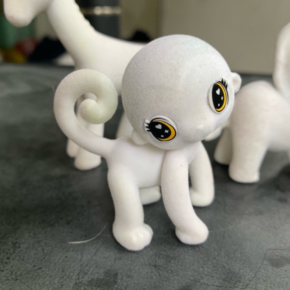 Crayola Lot 4 White Flocked Velvety Lion Giraffe Elephant & Monkey Play Animals - Picture 4 of 11